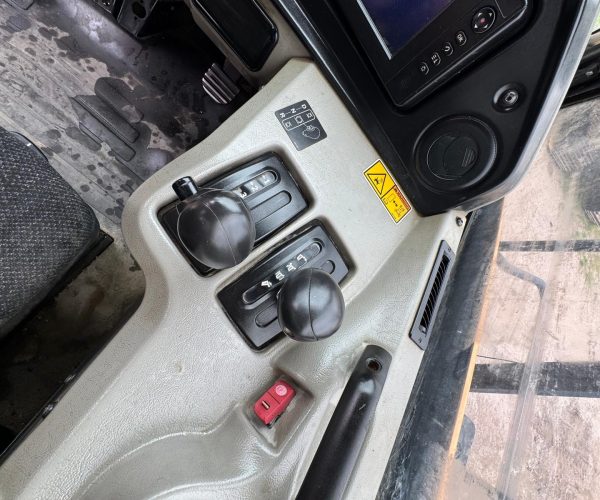 2015-CATERPILLAR-ARTICULATED-TRUCK-745C-026