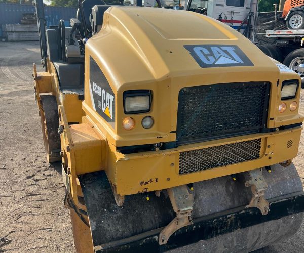 2015 CATERPILLAR CB34B XW DOUBLE DRUM VIBRATORY ROLLER 004