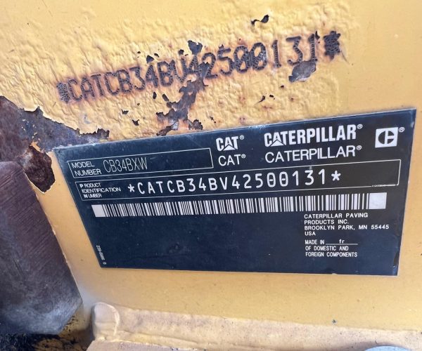 2015 CATERPILLAR CB34B XW DOUBLE DRUM VIBRATORY ROLLER 007