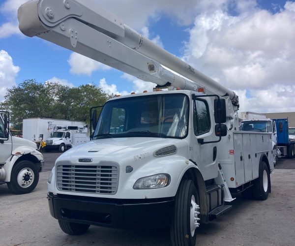 2015 FREIGHTLINER AM 755 ALTEC 60 FT BUCKET DOUBLE BUCKET 001
