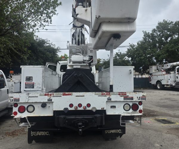 2015-FREIGHTLINER-AM-755-ALTEC-60-FT-BUCKET-DOUBLE-BUCKET-010