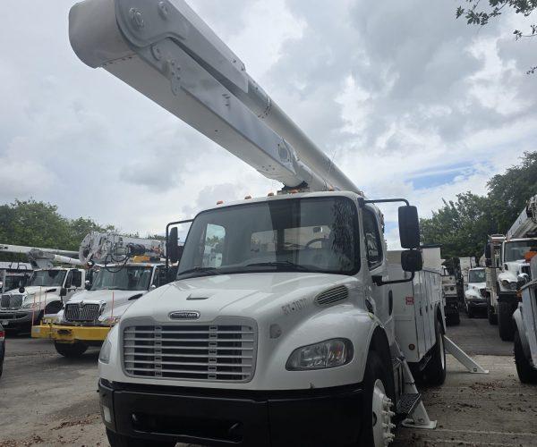 2015-FREIGHTLINER-AM-755-ALTEC-60-FT-BUCKET-DOUBLE-BUCKET-011