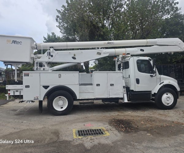 2015-FREIGHTLINER-AM-755-ALTEC-60-FT-BUCKET-DOUBLE-BUCKET-012