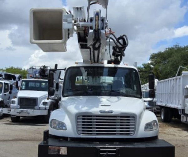 2015 FREIGHTLINER BUCKET TRUCK & DIGGER ALTEC DM47 47FT HEIGHT 003