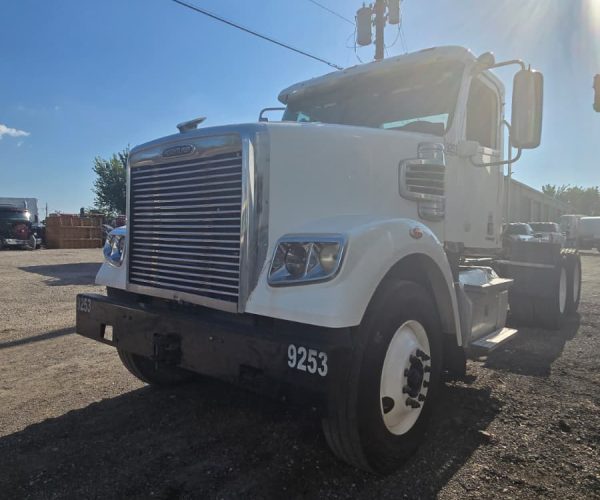 2015 FREIGHTLINER CORONADO DAY CAB W PTO PUMP 001