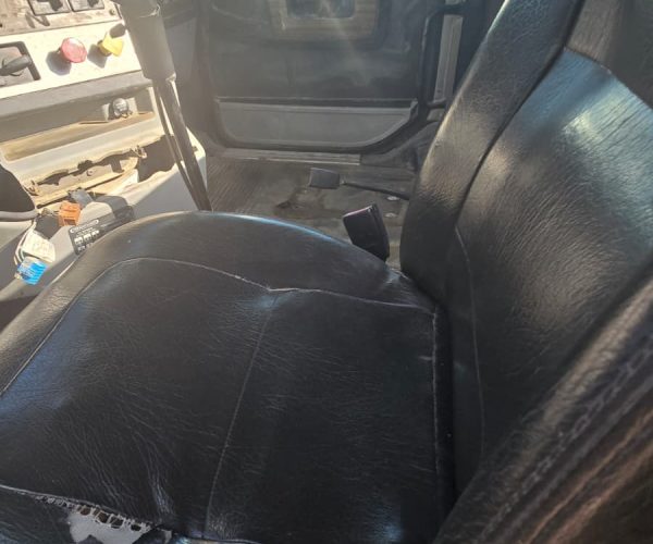 2015 FREIGHTLINER CORONADO DAY CAB W PTO PUMP 012