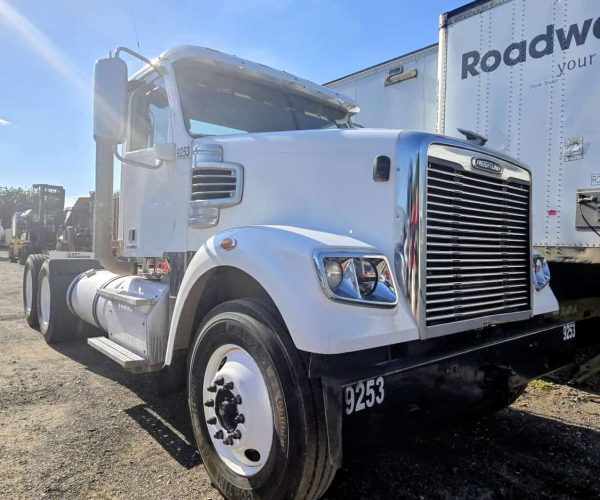 2015-FREIGHTLINER-CORONADO-DAY-CAB-W-PTO-PUMP-016