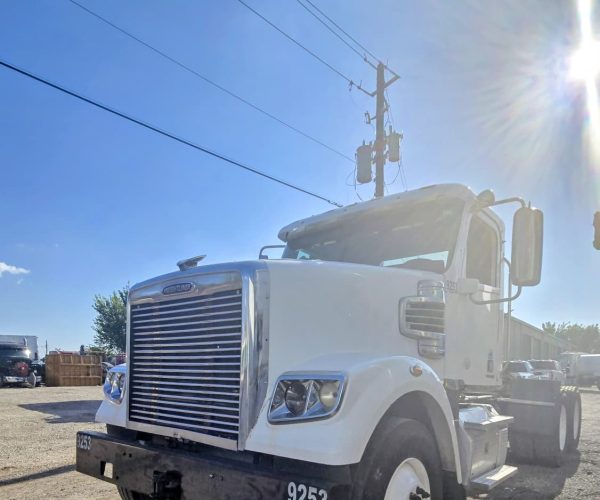 2015-FREIGHTLINER-CORONADO-DAY-CAB-W-PTO-PUMP-017