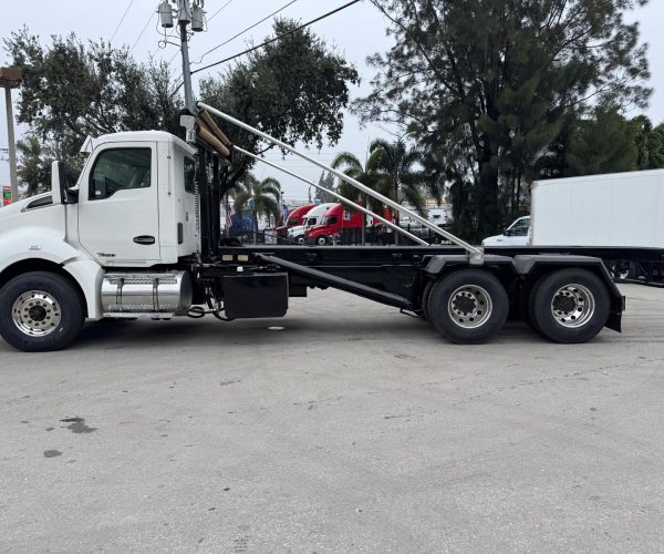 2015 KENWORTH T680 ROLL OFF TANDEM 003