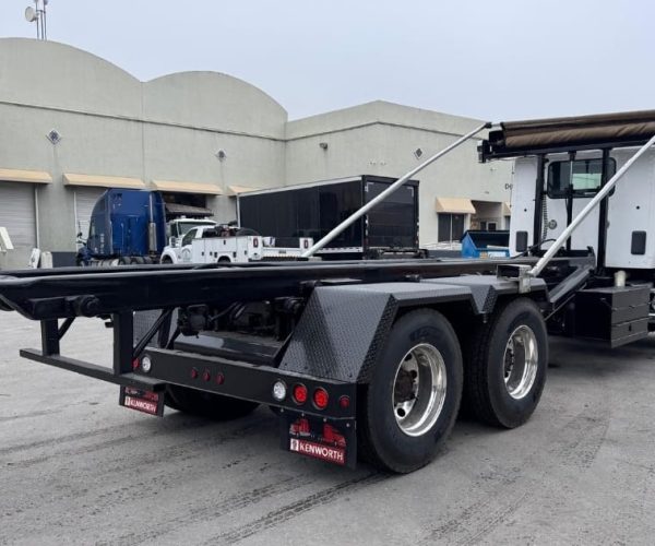 2015 KENWORTH T680 ROLL OFF TANDEM 004