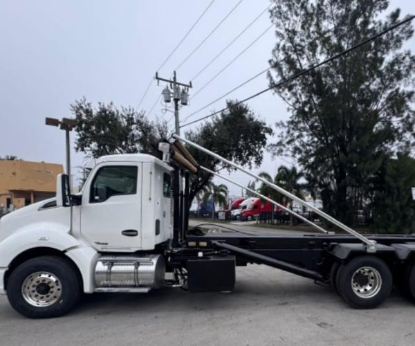 2015 KENWORTH T680 ROLL OFF TANDEM 005