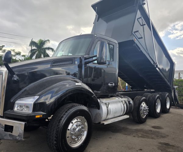 2015 KENWORTH T880 TRI-AXLE DUMP TRUCK 002
