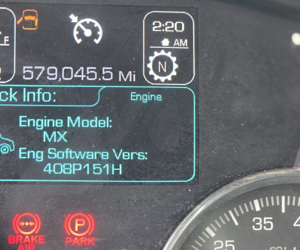 2015 KENWORTH T880 TRI-AXLE DUMP TRUCK 007