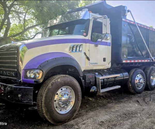 2015 MACK GRANITE DUMP TRUCK TRI-AXLE 001