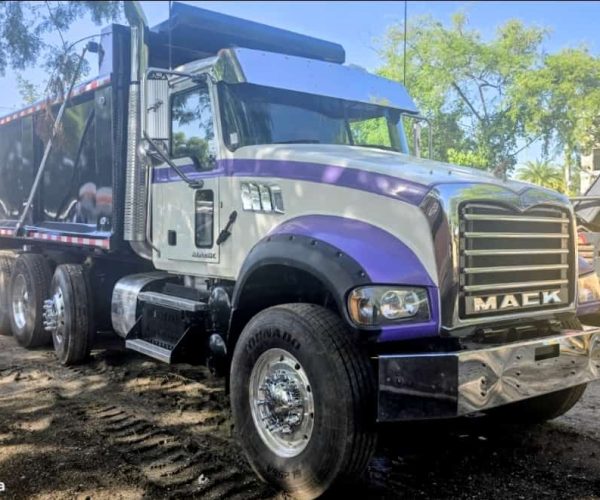 2015 MACK GRANITE DUMP TRUCK TRI-AXLE 002