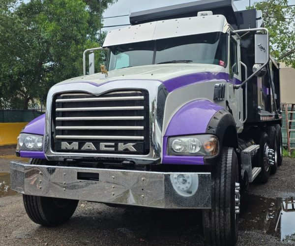 2015-MACK-GRANITE-DUMP-TRUCK-TRI-AXLE-016