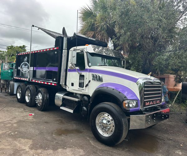 2015 MACK GRANITE DUMP TRUCK TRI-AXLE STEEREABLE THIRD AXLE 002