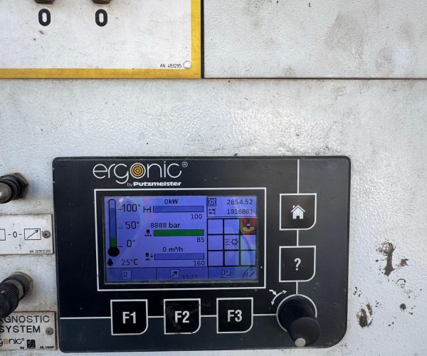 2015 PUTZMEISTER CONCRETE PUMP 32 METERS MOUNTED ON A 2015 MACK MR 009