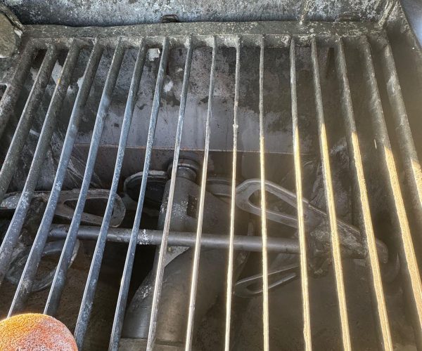 2015 PUTZMEISTER CONCRETE PUMP 32 METERS MOUNTED ON A 2015 MACK MR 011