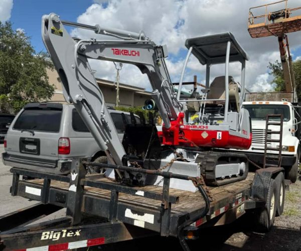 2015 TAKEUCHI TB125 MINI EXCAVATOR & 2006 UTILITY TANDEM TRAILER 001