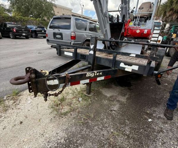 2015 TAKEUCHI TB125 MINI EXCAVATOR & 2006 UTILITY TANDEM TRAILER 011