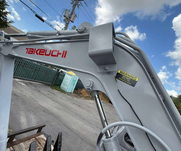 2015 TAKEUCHI TB125 MINI EXCAVATOR & 2006 UTILITY TANDEM TRAILER 013