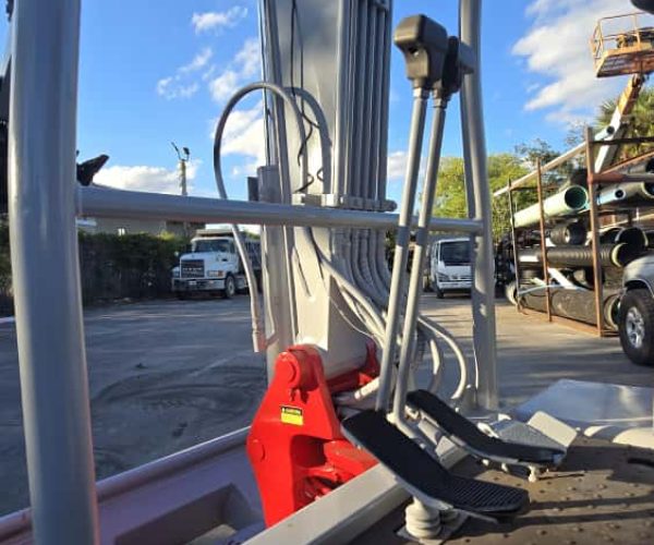 2015 TAKEUCHI TB125 MINI EXCAVATOR OPEN CAB 002