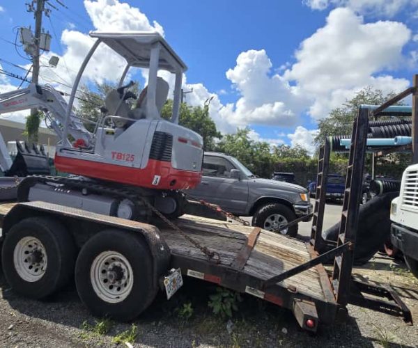 2015 TAKEUCHI TB125 MINI EXCAVATOR WITH OR WITHOUT 2006 UTILITY 002