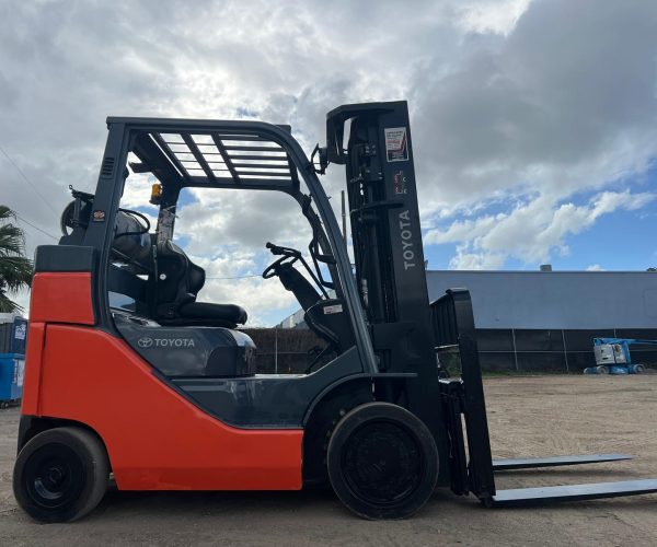 2015 TOYOTA FORKLIFT 8FGCSU-BCSLP LP GAS MAST FSV TRIPLE STAGE W SIDE SHIFTER 7000 LB CAPACITY 002