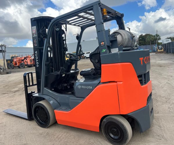 2015 TOYOTA FORKLIFT 8FGCSU-BCSLP LP GAS MAST FSV TRIPLE STAGE W SIDE SHIFTER 7000 LB CAPACITY 004
