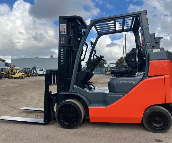 2015 TOYOTA FORKLIFT 8FGCSU-BCSLP LP GAS MAST FSV TRIPLE STAGE W SIDE SHIFTER 7000 LB CAPACITY 005
