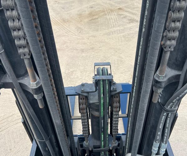 2015 TOYOTA FORKLIFT 8FGCSU-BCSLP LP GAS MAST FSV TRIPLE STAGE W SIDE SHIFTER 7000 LB CAPACITY 013