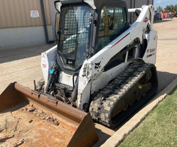 2016 BOBCAT 590 SKID STEER ENCLOSED CAB 001
