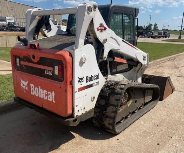 2016 BOBCAT 590 SKID STEER ENCLOSED CAB 004