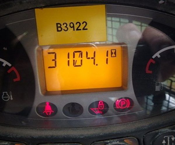 2016 BOBCAT 590 SKID STEER ENCLOSED CAB 010