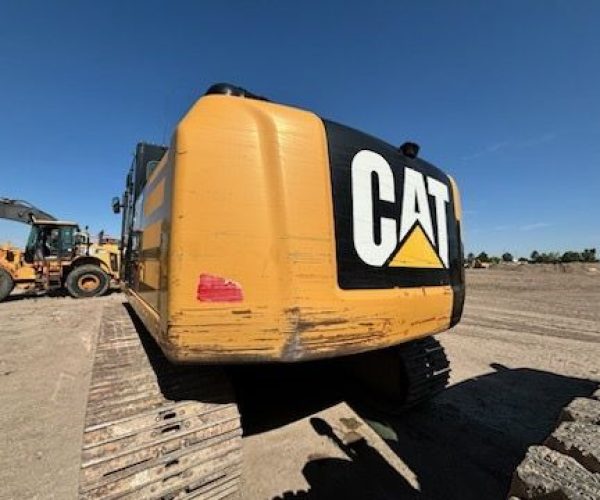 2016-CATERPILLAR-330Fl-EXCAVATOR-A-ENCLOSED-AC-COMES-WITH-BUCKET-004