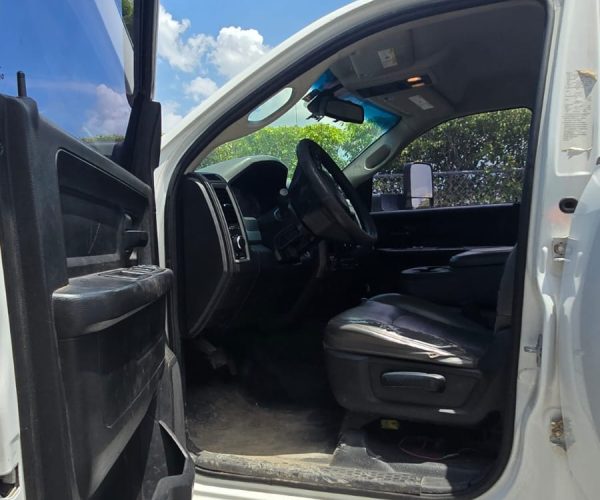 2016 DODGE RAM 4500 CREW CAB 4X4 DIESEL, FLAT BED WITH FIFTH WHEEL 011