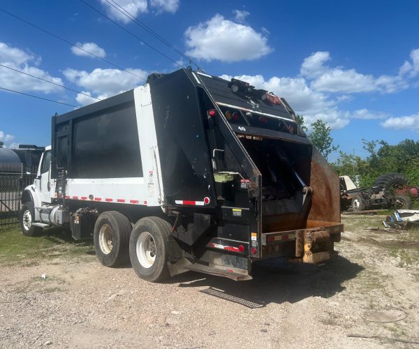 2016 FREIGHTLINER GARBAGE TRUCK 20 YARDS MCNEILUS BOX 002
