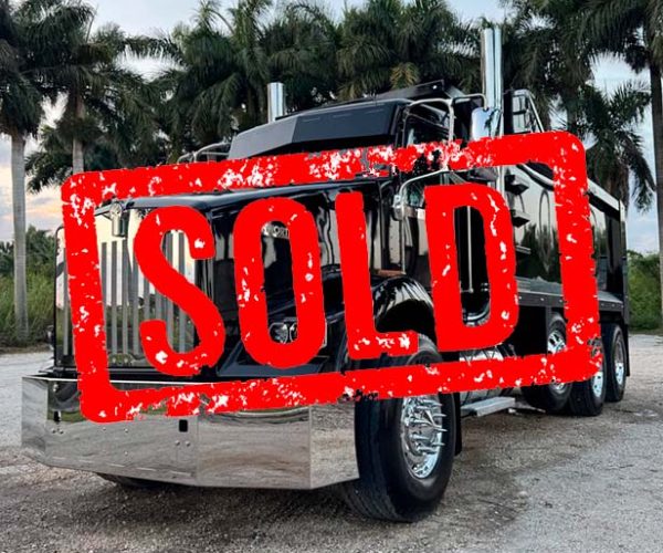 2016-KENWORTH-T800-DUMP-TRUCK-TRI-AXLE-001 SOLD