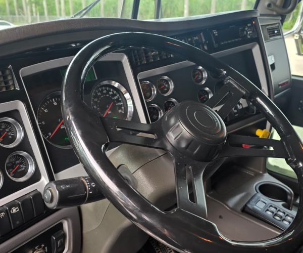 2016 KENWORTH T800 DUMP TRUCK TRI-AXLE 008