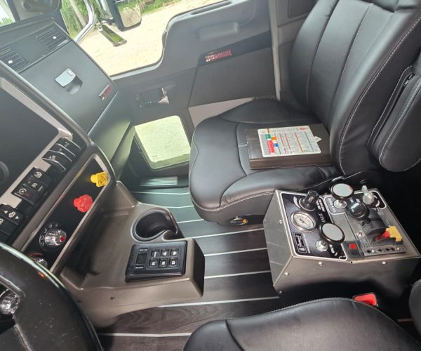 2016 KENWORTH T800 DUMP TRUCK TRI-AXLE 009