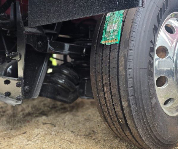 2016 KENWORTH T800 DUMP TRUCK TRI-AXLE 012