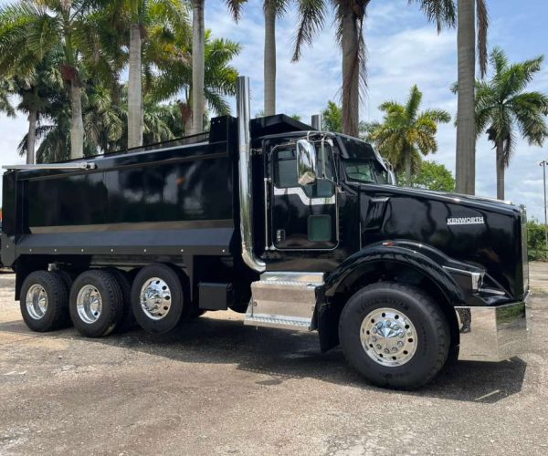 2016 KENWORTH T800 DUMP TRUCK TRI-AXLE WSTEEREABLE THIRD AXLE 004