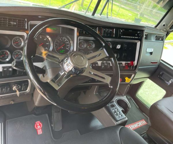 2016 KENWORTH T800 DUMP TRUCK TRI-AXLE WSTEEREABLE THIRD AXLE 012