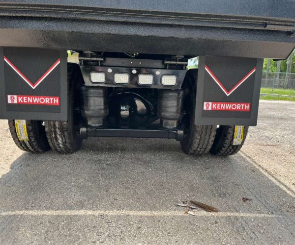 2016 KENWORTH T800 DUMP TRUCK TRI-AXLE WSTEEREABLE THIRD AXLE 026