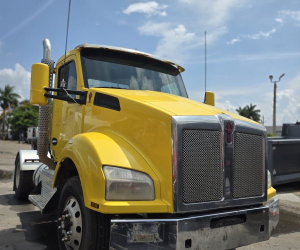 2016 KENWORTH T880 DAY SINGLE AXLE CUMMINS ENGINE 10 SPEED 001