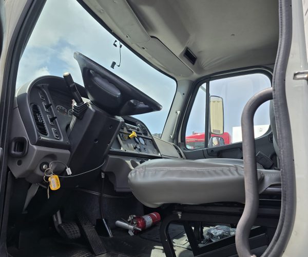 2016 KENWORTH T880 DAY SINGLE AXLE CUMMINS ENGINE 10 SPEED 008