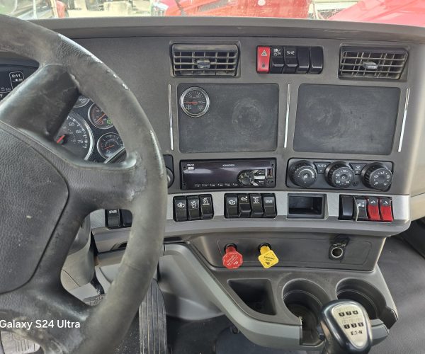 2016 KENWORTH T880 DAY SINGLE AXLE CUMMINS ENGINE 10 SPEED 016