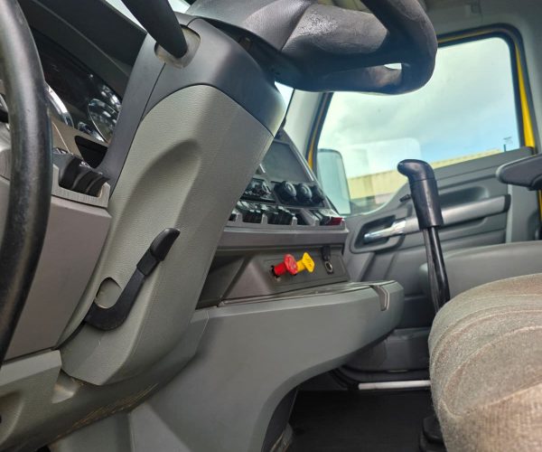 2016-KENWORTH-T880-DAY-SINGLE-AXLE-CUMMINS-ENGINE-10-SPEED-028
