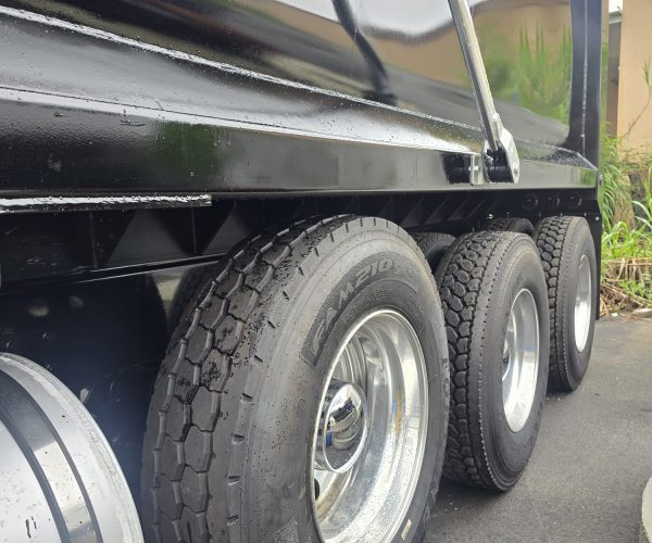 2016 KENWORTH T880 DUMP TRUCK W STEERABLE THIRD AXLE 013